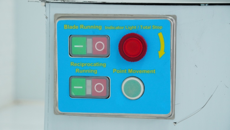 Bảng điều khiển đơn giản, dễ sử dụng