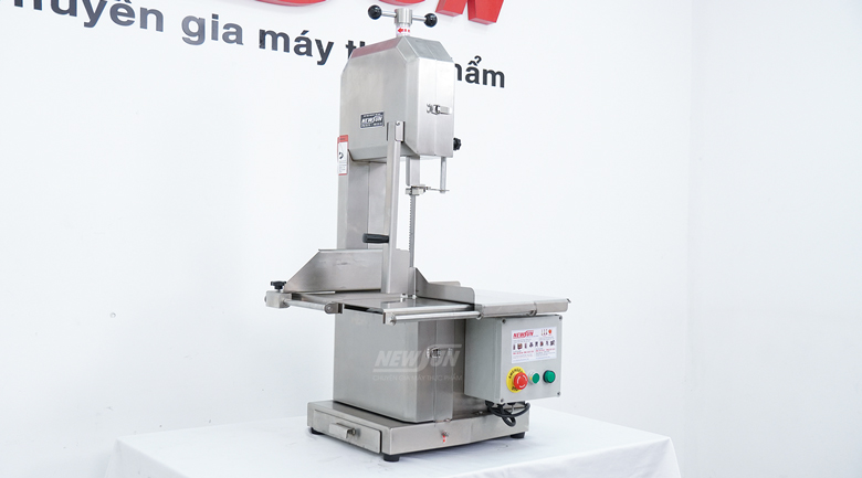 Máy cưa xương giúp cắt chính xác