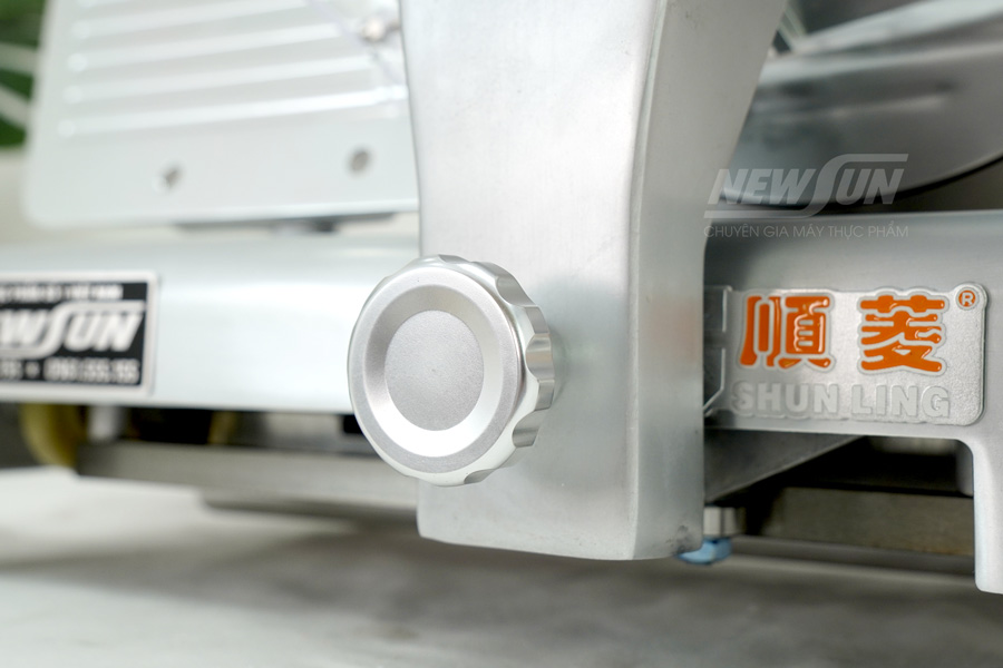 may-thai-thit-se-lanh-es250n-7 Máy thái thịt se lạnh ES250N