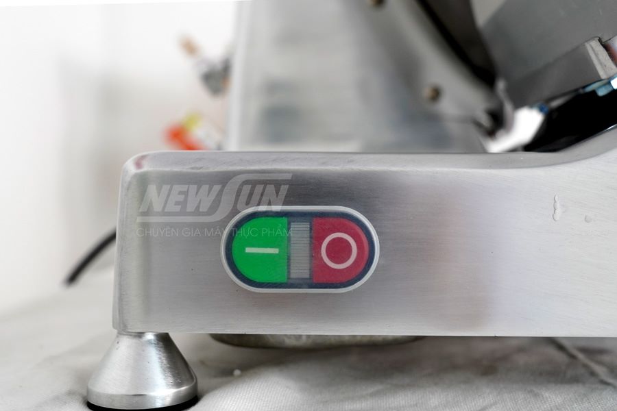 may-thai-thit-se-lanh-es300n-4 Máy thái thịt se lạnh ES250N