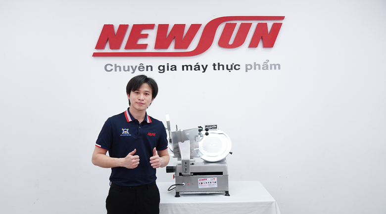 duoi-ava-may-thai-thit-se-lanh-tu-dong-qh-300as Máy cắt thịt se lạnh tự động QH-300AS