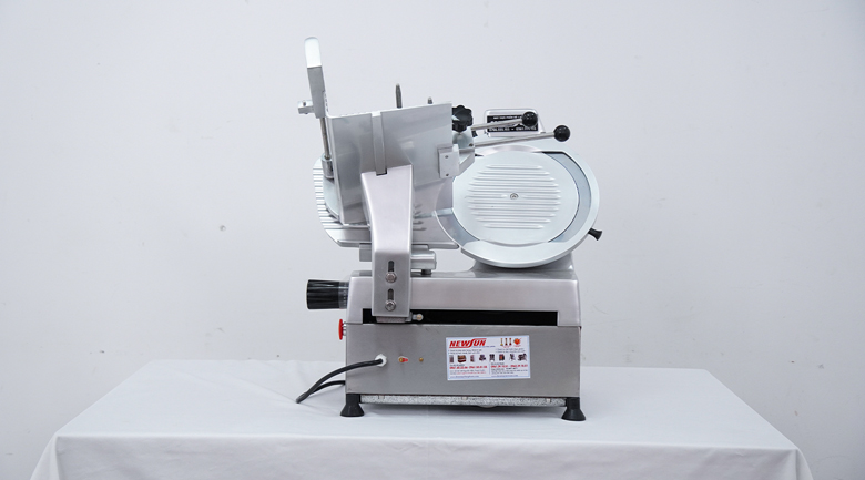 duoi-ava2-may-thai-thit-se-lanh-tu-dong-qh-300as Máy cắt thịt se lạnh tự động QH-300AS