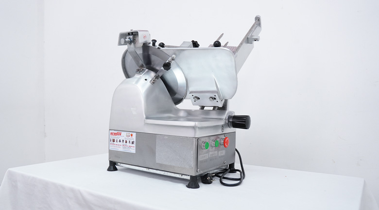 duoi-ava8-may-thai-thit-se-lanh-tu-dong-qh-300as Máy cắt thịt se lạnh tự động QH-300AS