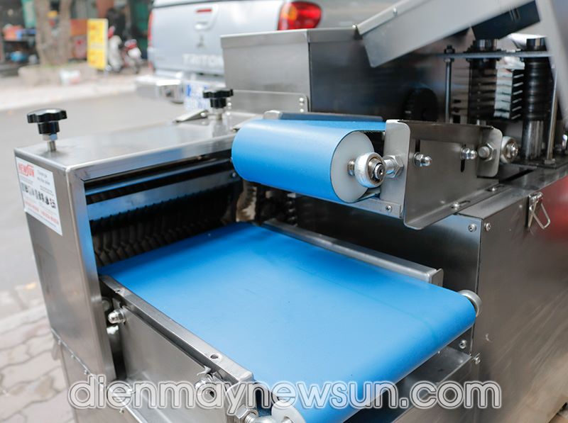 may-thai-thit-tuoi-song-cong-nghiep-ns-xr-qd600-1-3 Máy thái thịt công nghiệp NS-XR-QD600