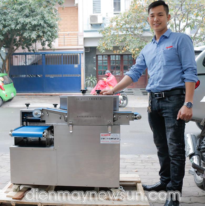 Máy thái thịt công nghiệp NS-XR-QD600 Lắp đặt máy thái thịt NS-XR-QD600 cho bếp ăn công nghiệp
